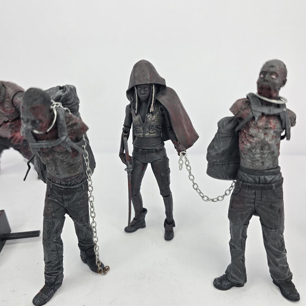 Bloody 3 Pack The Walking Dead Michonne With Zombies B&W